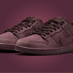 Nike DUNK LOW PREMIUM SB 'CITY OF LOVE COLLECTION - BURGUNDY CRUSH'